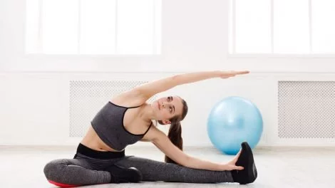 Pilates Übungen Nacken Schultern