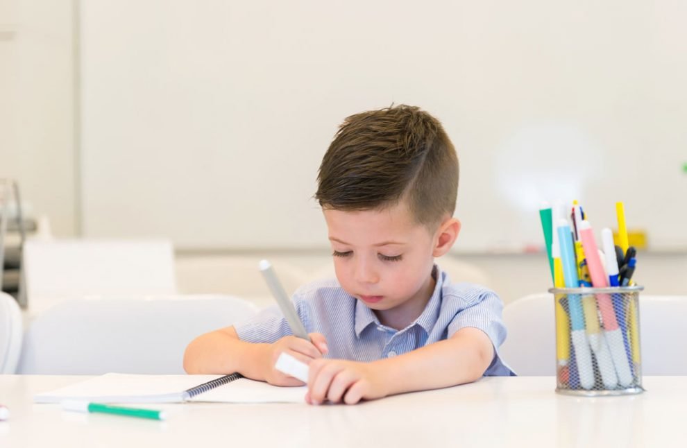 Lernplatz für Kinder einrichten