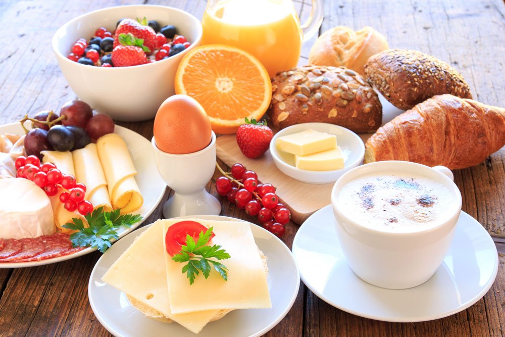 Warum Frühstück am Morgen wichtig ist - rundumgesund.de