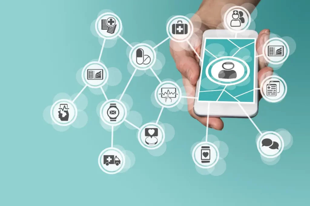 Digitales und mobiles Gesundheitskonzept auf einem Smartphone Gesundheit digital: Wie E-Health-Lösungen Männern helfen können